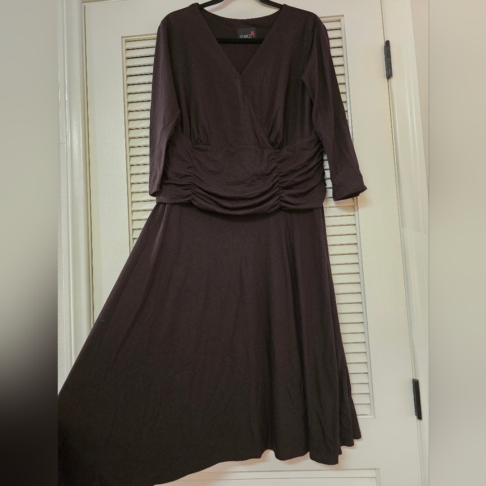 Scarlett - Brown V-Neck ¾ Sleeve Dress